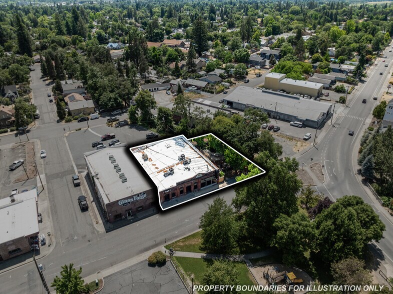 More Photos Of 509 SW G St, Grants Pass Restaurant For Sale