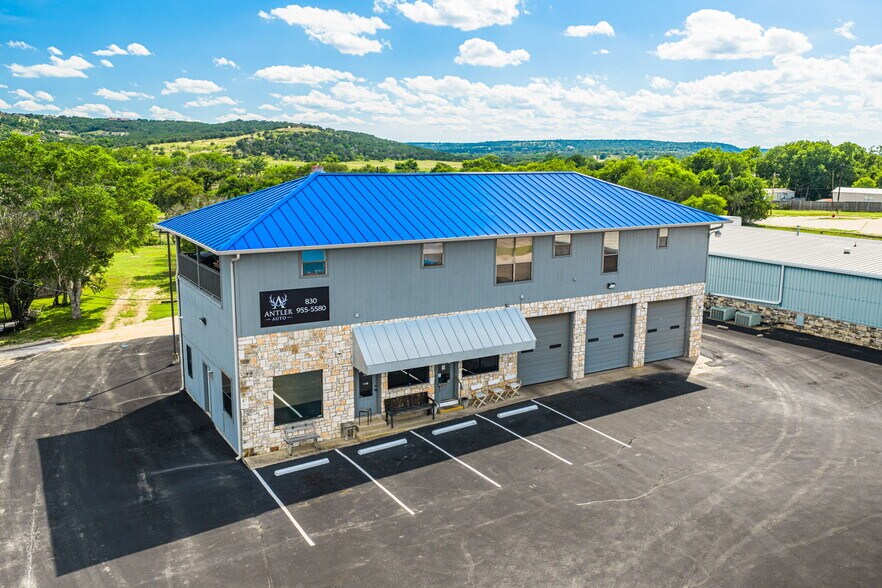 More Photos Of 1903 Junction Hwy, Kerrville Auto Repair For Sale