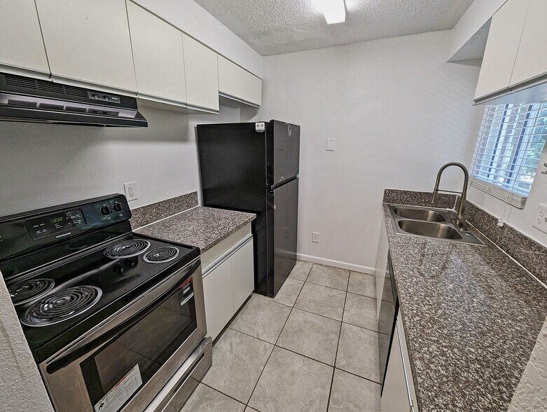 More Photos Of 1991 Delowe Dr SW, Atlanta Apartments For Sale