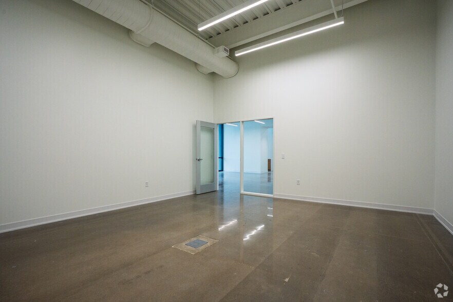 More Photos Of 2200-2300 SE Loop 820 Hwy, Fort Worth Unknown For Lease