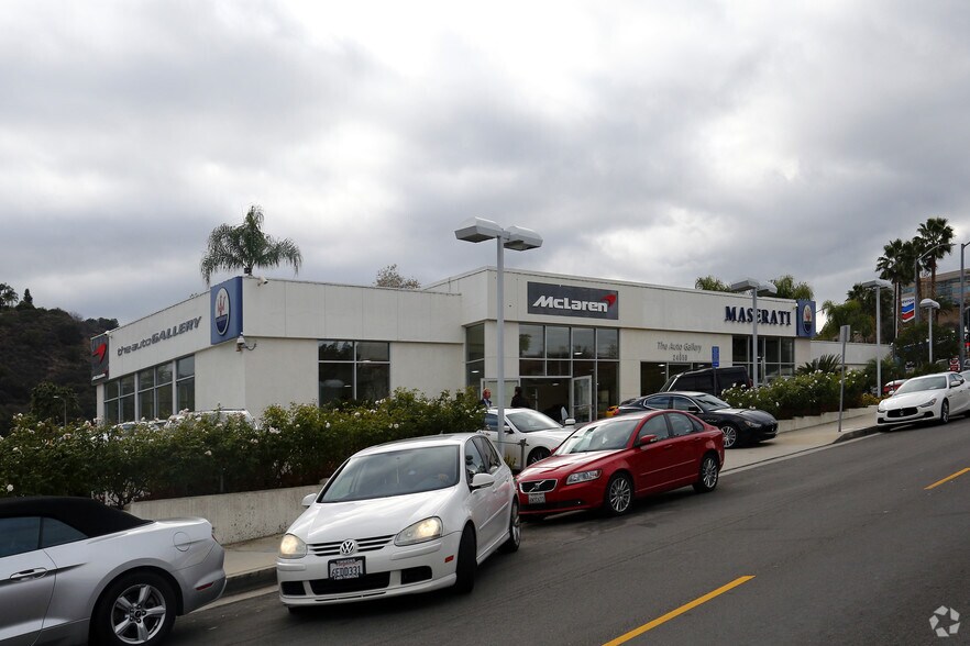 More Photos Of 24050 Ventura Blvd, Calabasas Auto Dealership For Lease