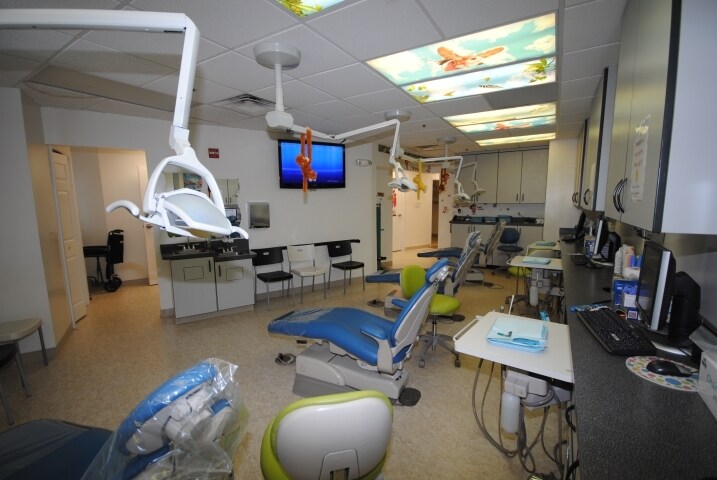 More Photos Of 42882 Truro Parish Dr, Ashburn Storefront For Sale