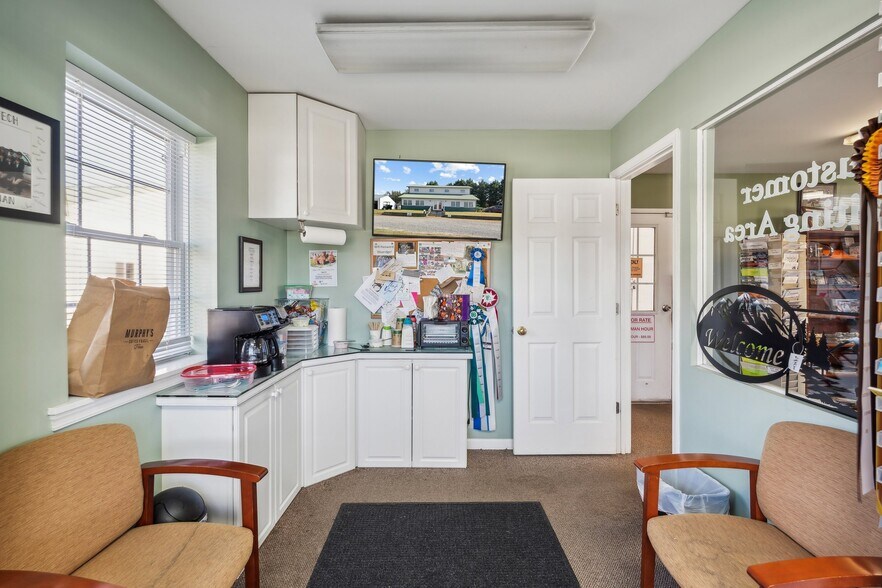 More Photos Of 9932 Seminole Trl, Ruckersville Auto Dealership For Sale