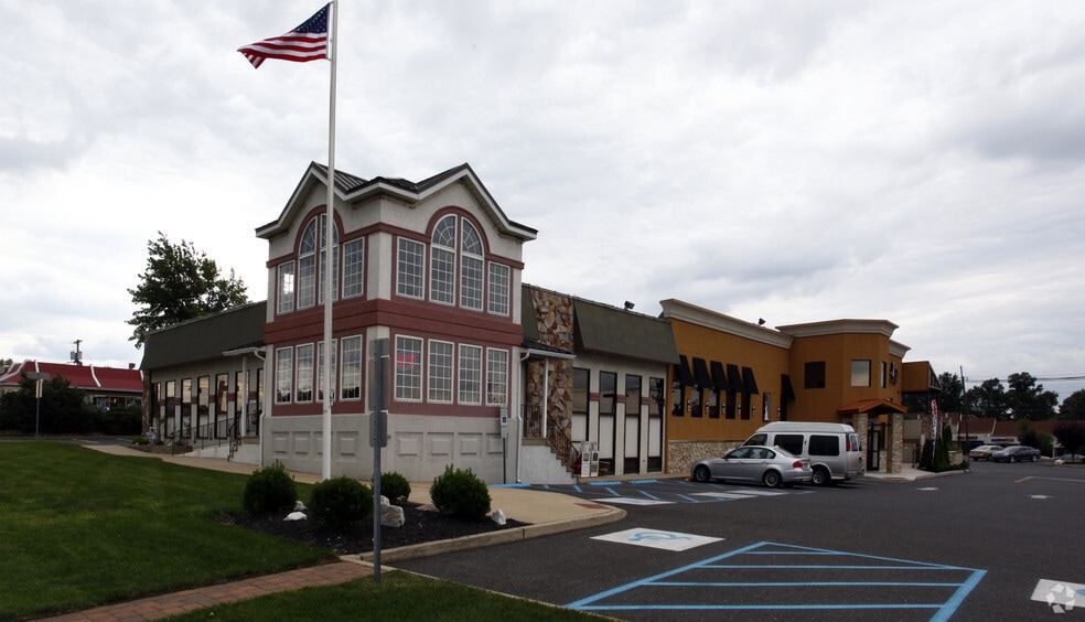 More Photos Of 10 Route 130 N, Cinnaminson Restaurant For Sale