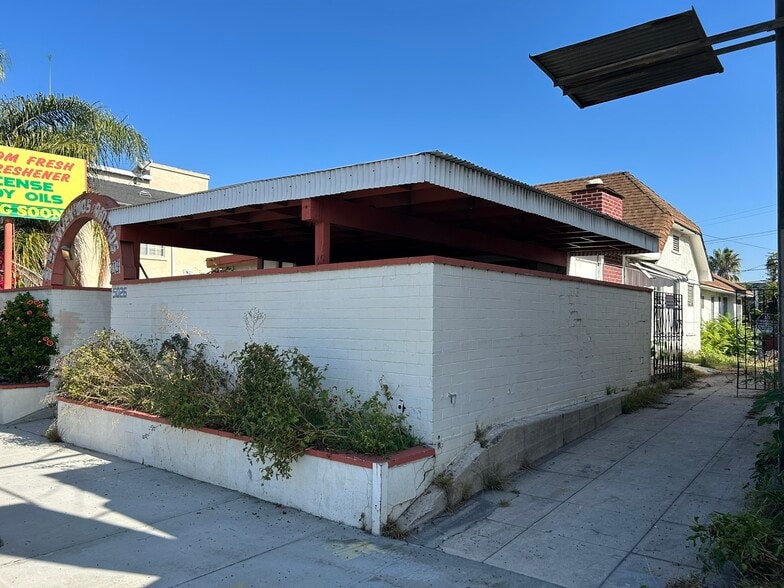 Primary Photo Of 5026 Crenshaw Blvd, Los Angeles Restaurant For Sale