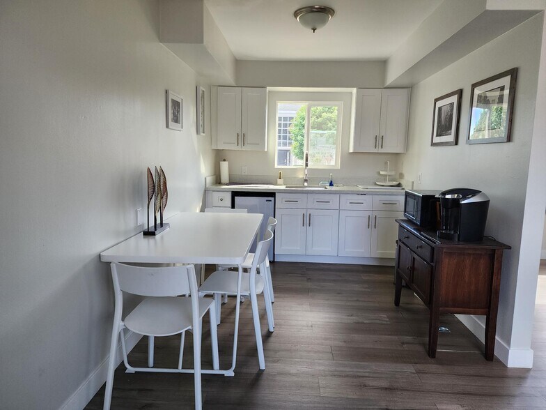 More Photos Of 530 S 9th St, Las Vegas Coworking Space