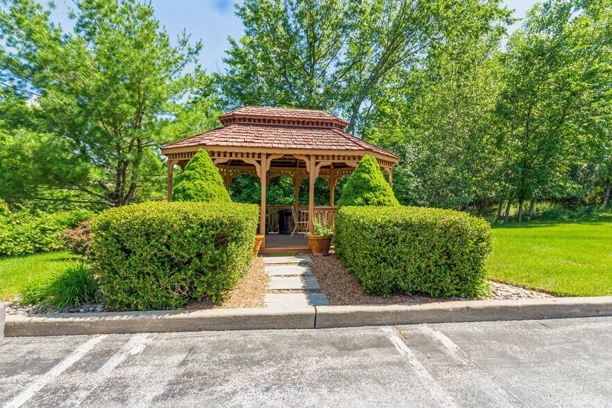 More Photos Of 192 Tower Dr, Middletown Loft Creative Space For Lease