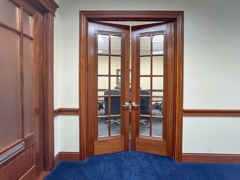 More Photos Of 1776 Legacy Cir, Naperville Medical For Sale