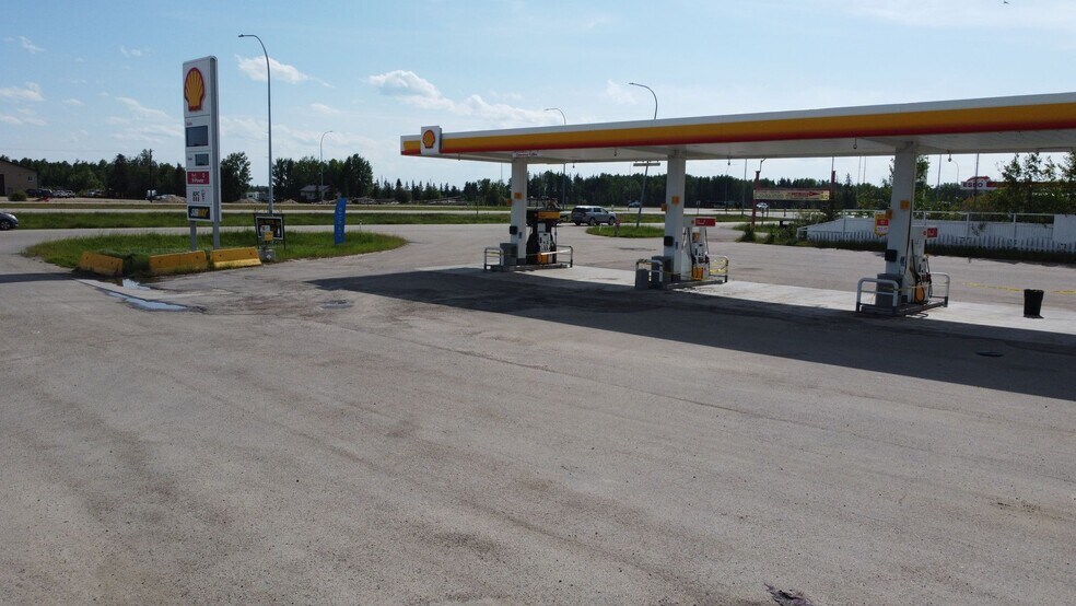 More Photos Of 4918 50 Ave, Yellowhead County General Retail For Sale