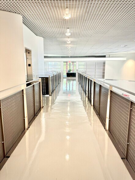 More Photos Of 1175 Elko Dr, Sunnyvale Research And Development For Sale