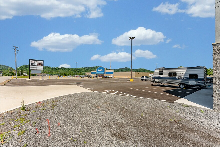 More Photos Of 152 Thompson Dr, Bridgeport Unknown For Lease