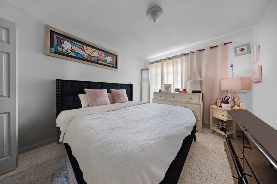 More Photos Of 1021 NW 5th St, Miami Apartments For Sale