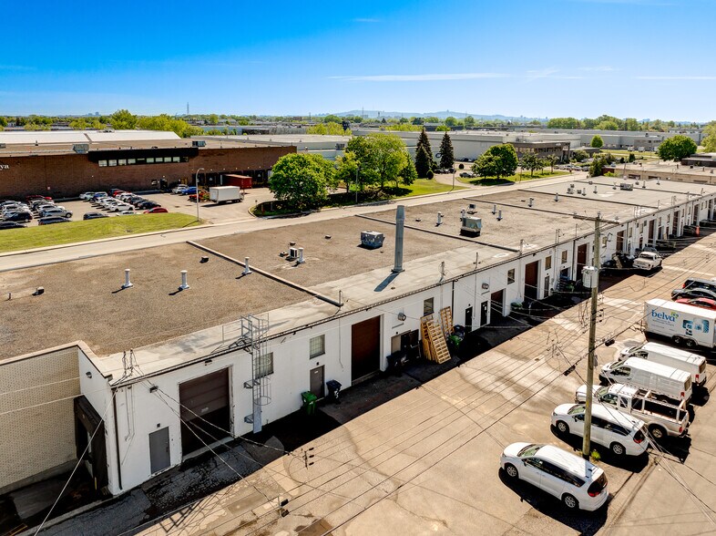 More Photos Of 2970-3090 Rue Brabant-Marineau, Montréal Warehouse For Lease