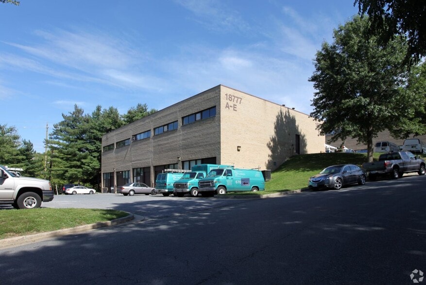 More Photos Of 18775 N Frederick Rd, Gaithersburg Warehouse For Lease