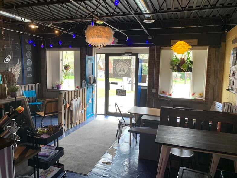 More Photos Of 1630 Midland Beaver Rd, Industry General Retail For Lease