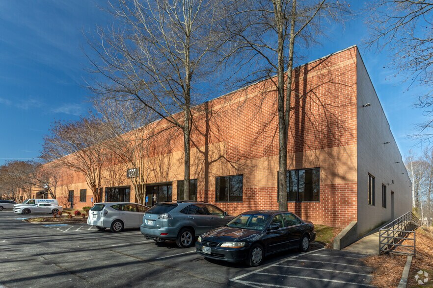 More Photos Of 10430-10440 Lakeridge Pky, Ashland Light Manufacturing For Lease