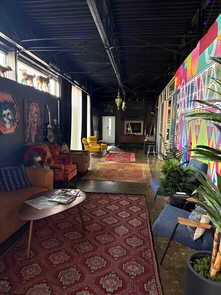 More Photos Of 3029 3rd Ave S, Birmingham Showroom For Lease