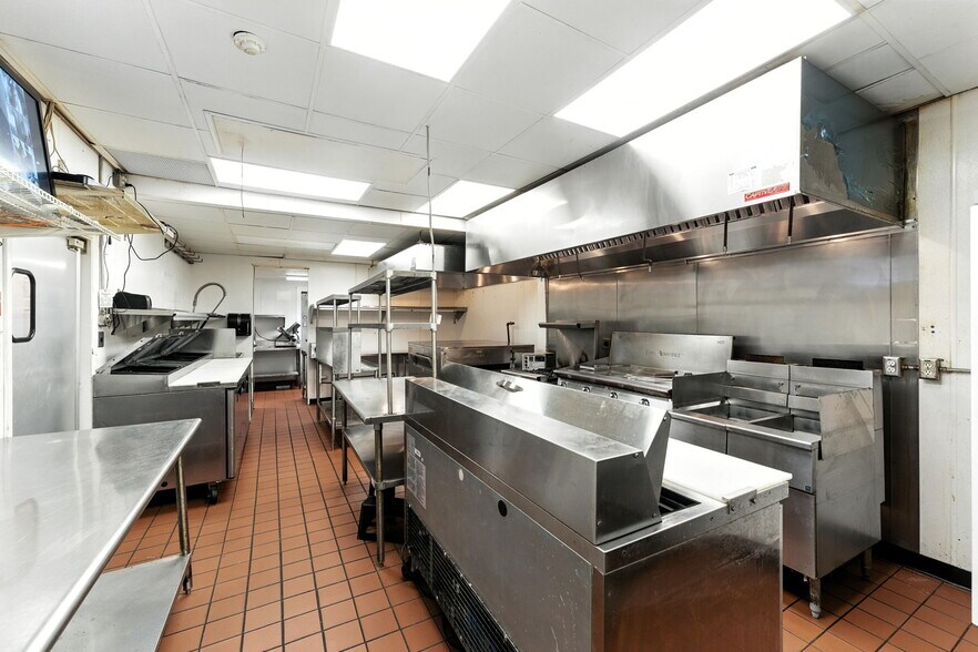 More Photos Of 568 Providence St, West Warwick Restaurant For Sale
