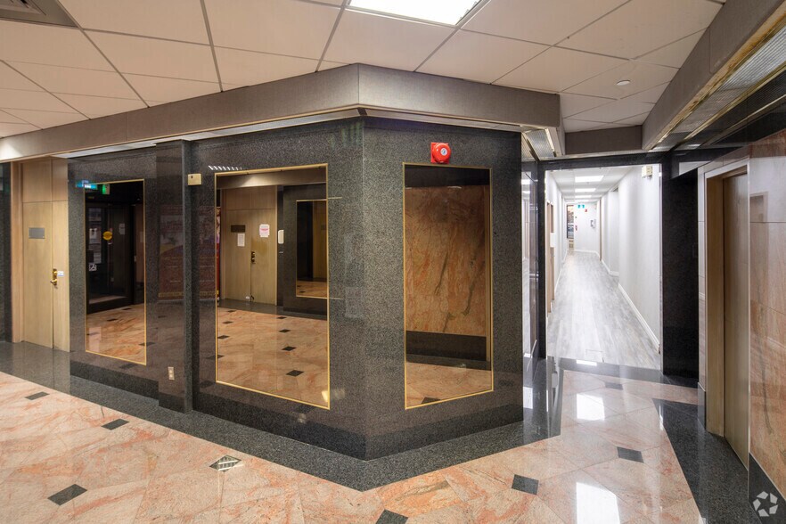 More Photos Of 350 Rutherford Rd S, Brampton Office For Lease