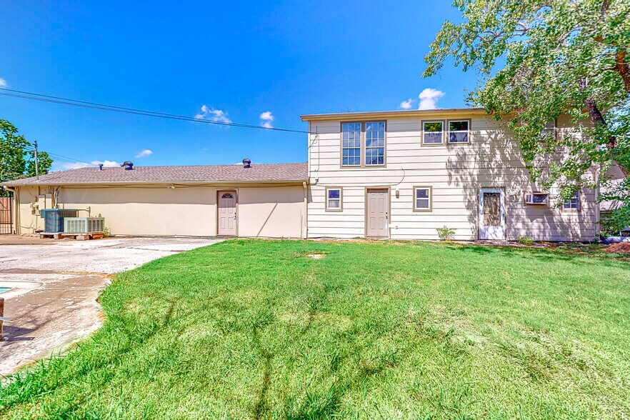 More Photos Of 5710 Edgemoor Dr, Houston Specialty For Sale
