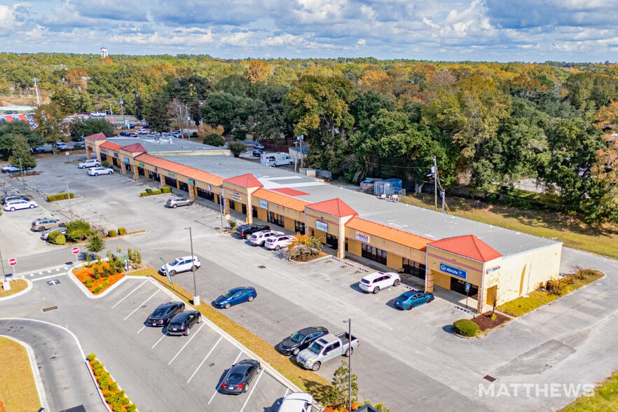 Primary Photo Of 5624-5646 Woodbine Rd, Pace General Retail For Sale