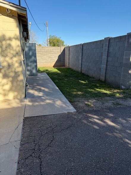 More Photos Of 231 S Sirrine, Mesa Office For Lease