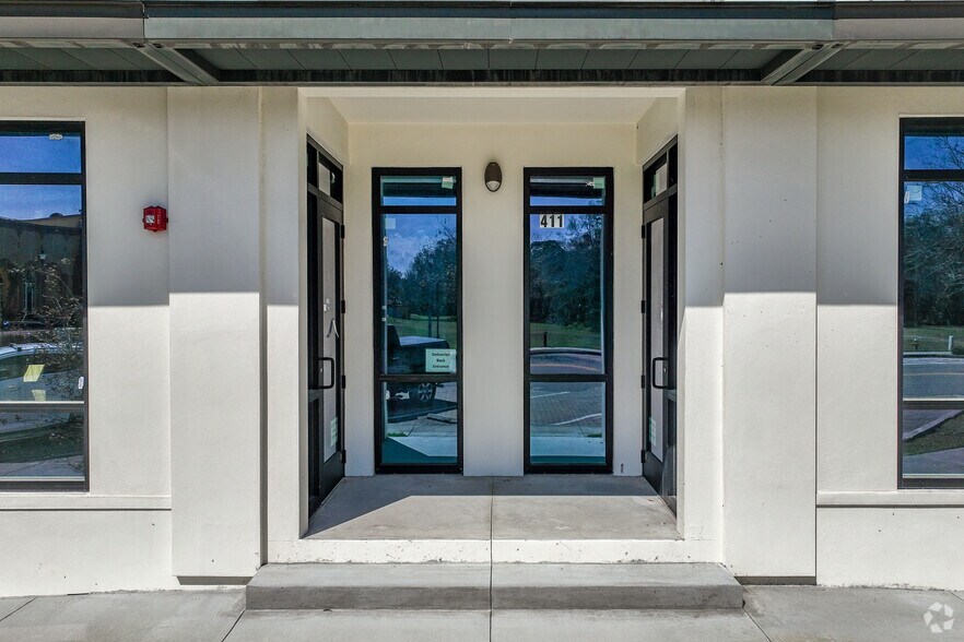 More Photos Of 411 Saint Petersburg Dr E, Oldsmar Office For Lease