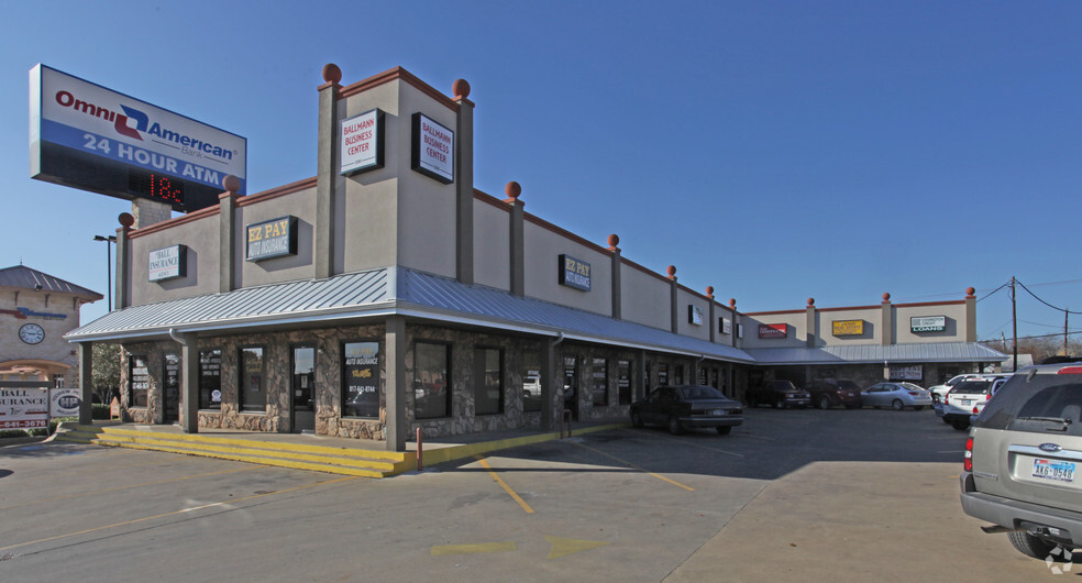 Primary Photo Of 1200 W Henderson St, Cleburne Storefront Retail Office For Lease