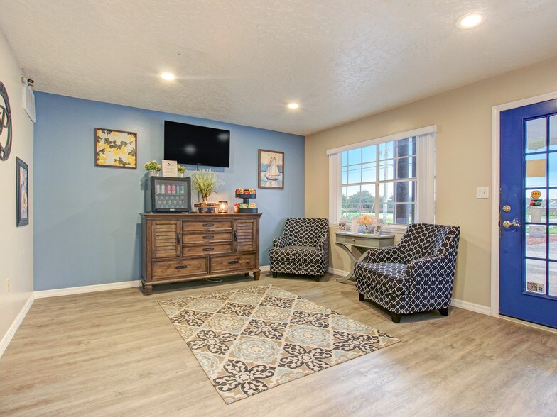 More Photos Of 3220 S Fiske Blvd, Rockledge Hotel For Sale