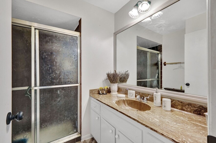 More Photos Of 225 Cape Coral Pky E, Cape Coral Apartments For Sale