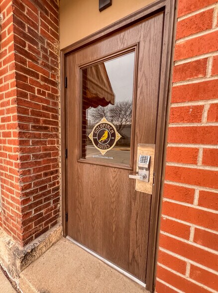 More Photos Of 201 N Main St, Elkader Flex For Sale