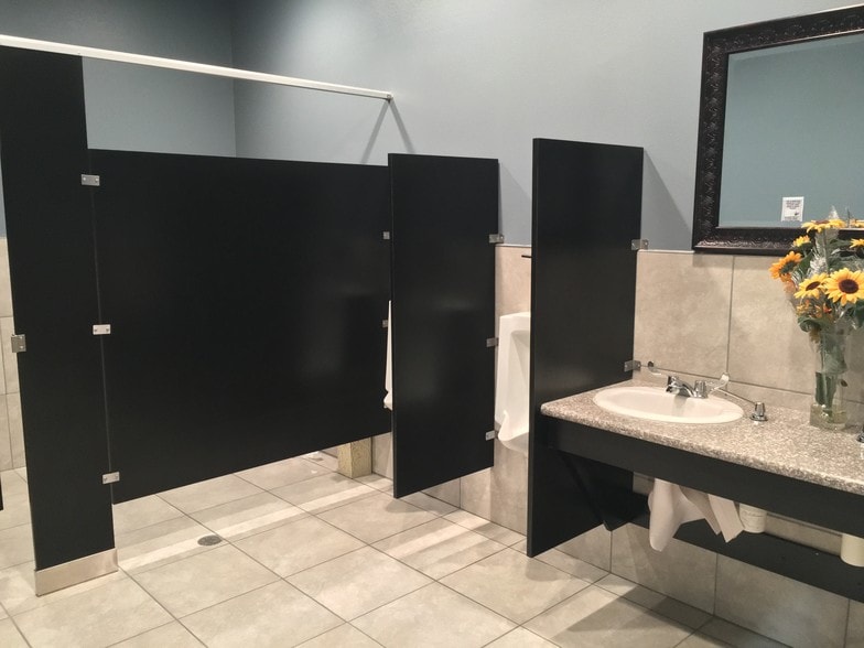 More Photos Of 4315 N Rancho Dr, Las Vegas Loft Creative Space For Lease