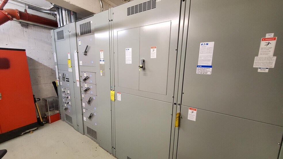 More Photos Of 43-05 20th Ave, Astoria Manufacturing For Sale