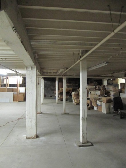 More Photos Of 620 President Clinton Ave, Little Rock Light Distribution For Sale