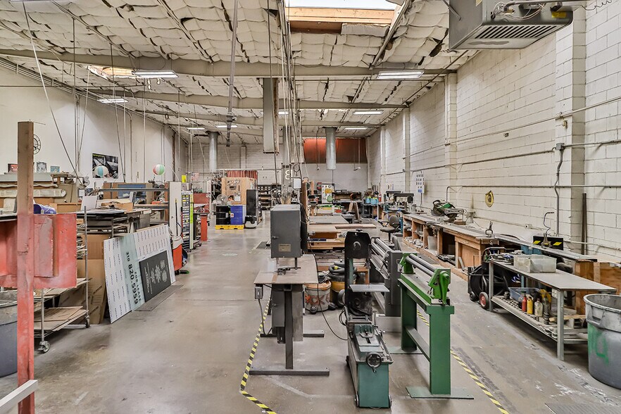 More Photos Of 6846 Valjean Ave, Van Nuys Warehouse For Sale