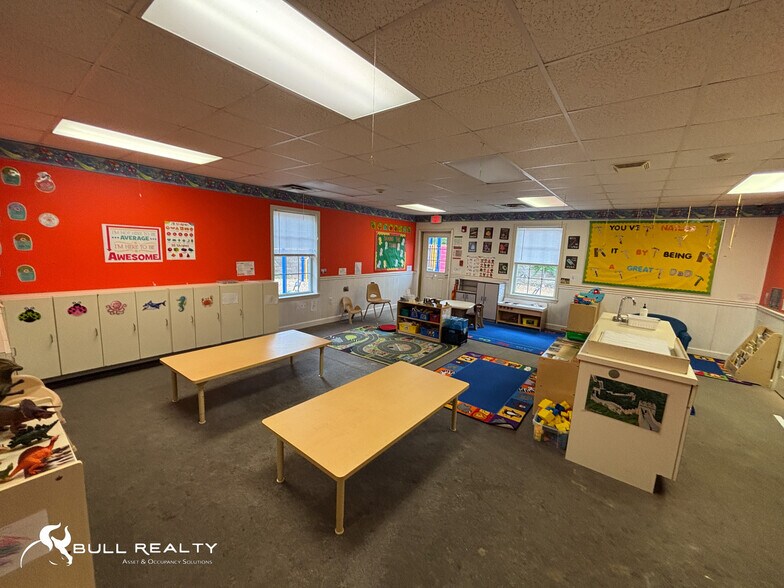 More Photos Of 231 Lana Dr, Gray Daycare Center For Sale