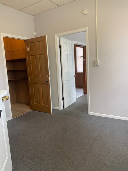 More Photos Of 429 Tattnall St, Savannah Daycare Center For Sale