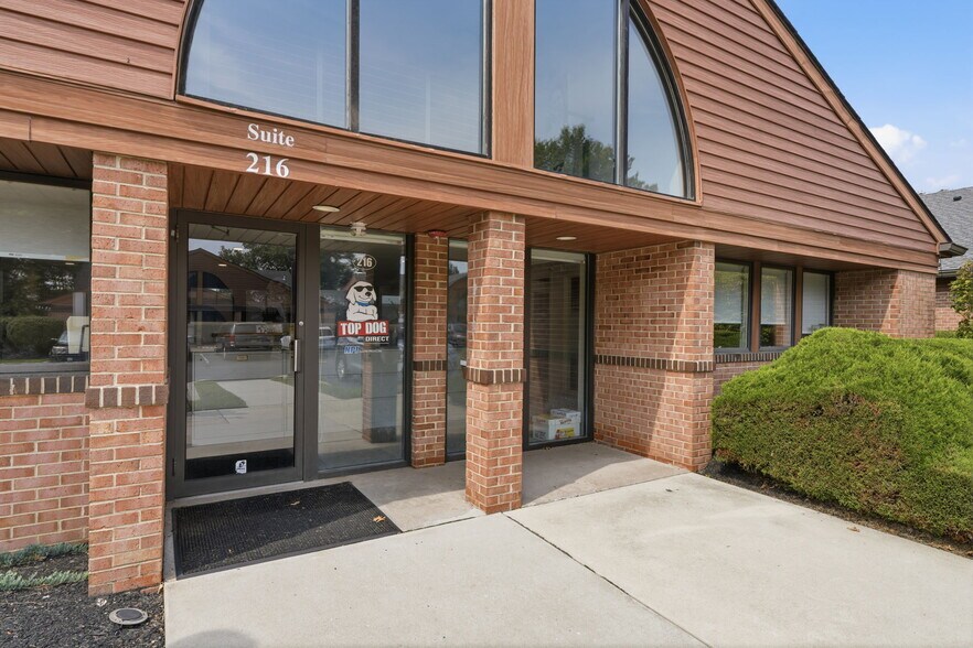 More Photos Of 402 Middletown Blvd, Langhorne Medical For Sale