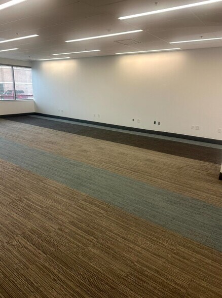 More Photos Of 200 NE Mulberry St, Lee's Summit Office For Lease