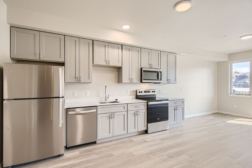 More Photos Of 435 Eby Creek Rd, Eagle Apartments For Sale