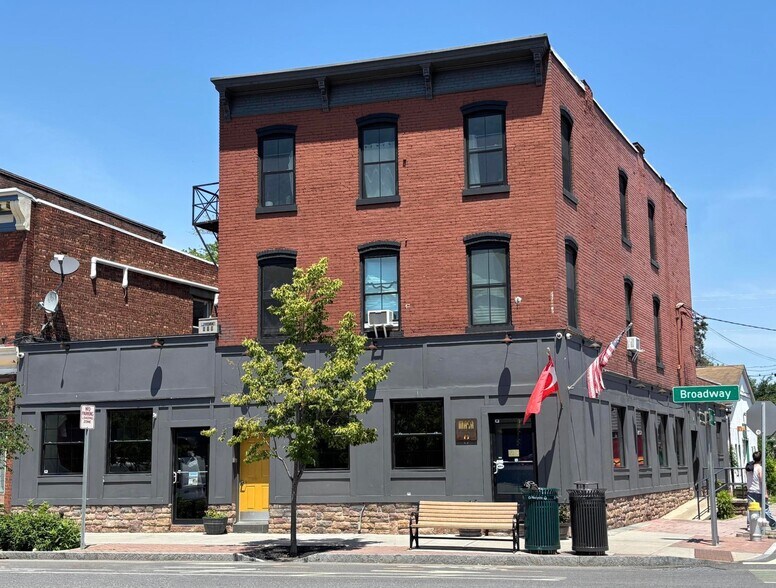 Primary Photo Of 666 Broadway, Kingston Storefront Retail Residential For Sale