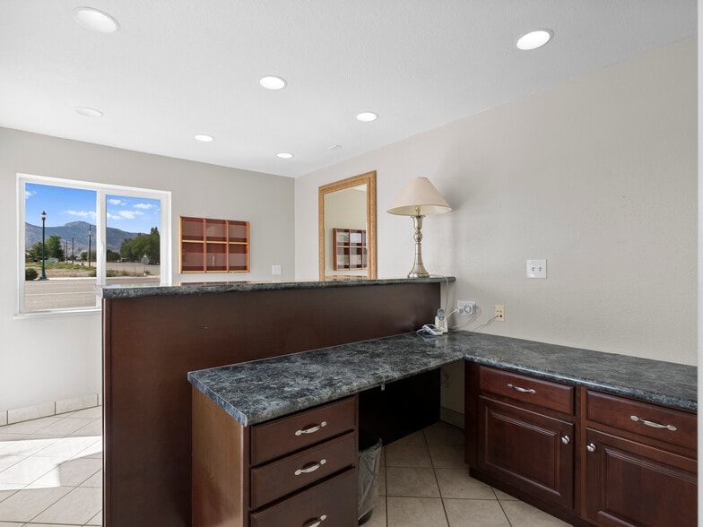 More Photos Of 307 S Main St, Huntington Hotel For Sale