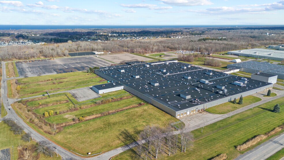 More Photos Of 700 Resende Rd, Webster Unknown For Lease