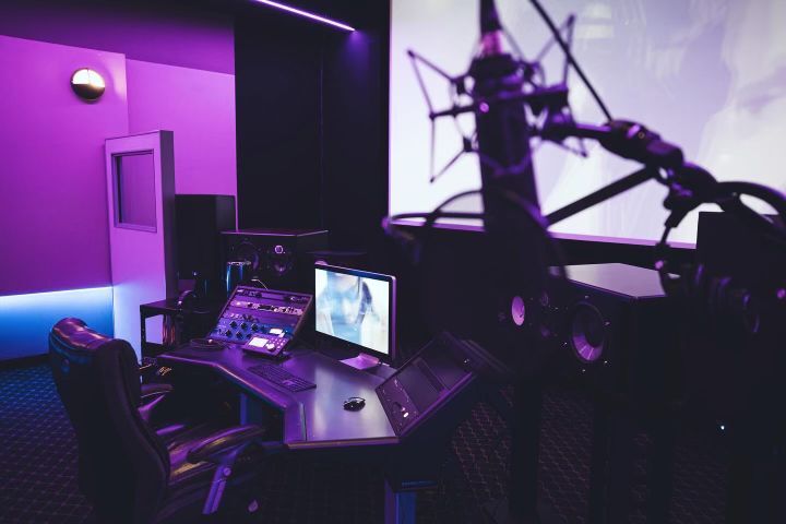 More Photos Of 5325 Topanga Canyon Blvd, Woodland Hills Office Residential For Lease