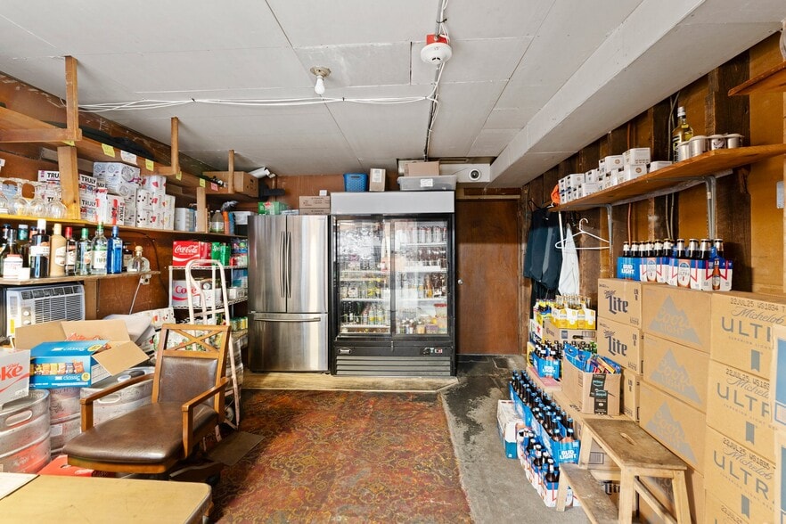 More Photos Of 415 Palmer Ave, Warwick Bar For Sale