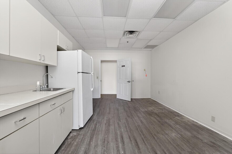 More Photos Of 106-109 N Evers St, Plant City Medical For Lease
