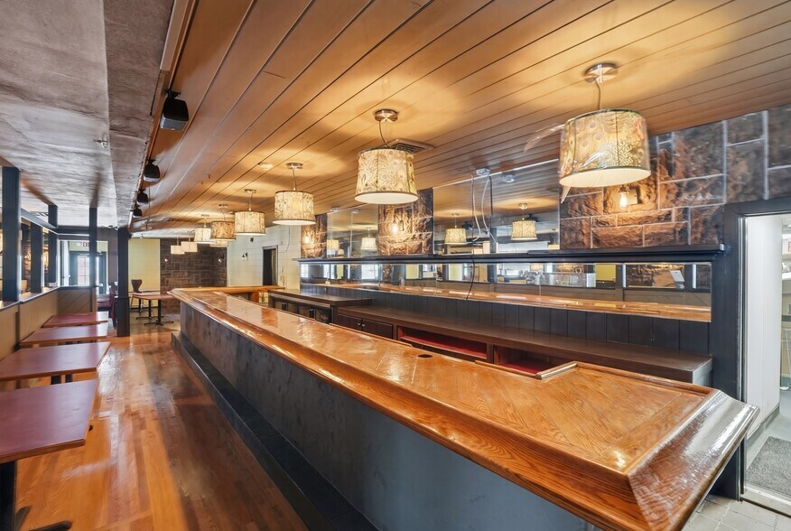 More Photos Of 332 Farnum Pike, Smithfield Restaurant For Sale