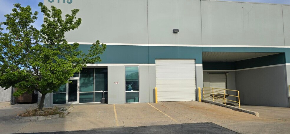 More Photos Of 5111 W 2100 S, West Valley Warehouse For Lease