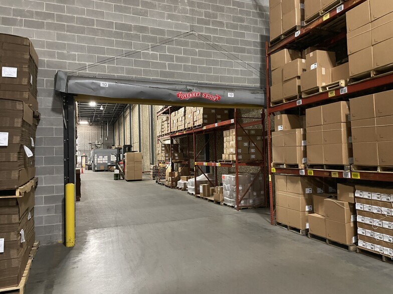 More Photos Of 3220 W Gentry Pky, Tyler Warehouse For Sale