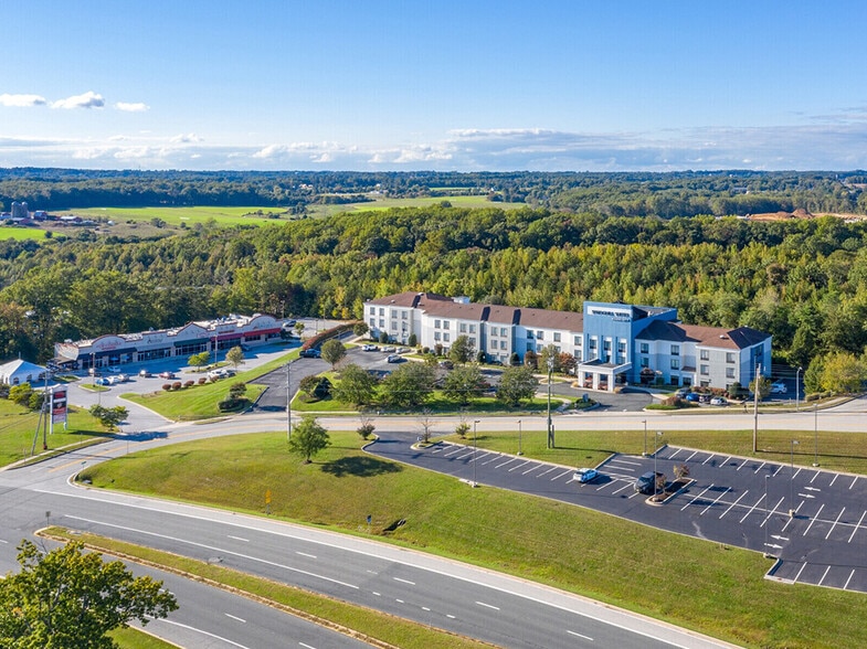 More Photos Of 1402-1410 Handlir Dr, Bel Air Unknown For Lease